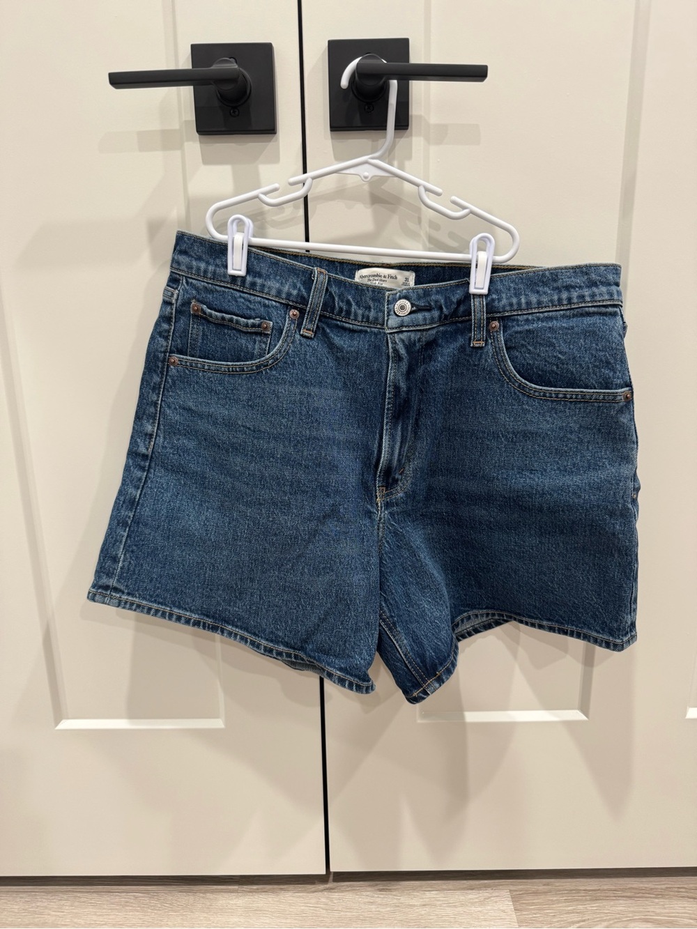 Abercrombie & Fitch The Dad Short High Rise
